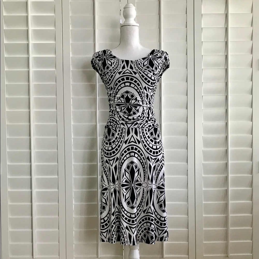 👗 ENFOCUS Studio Dress